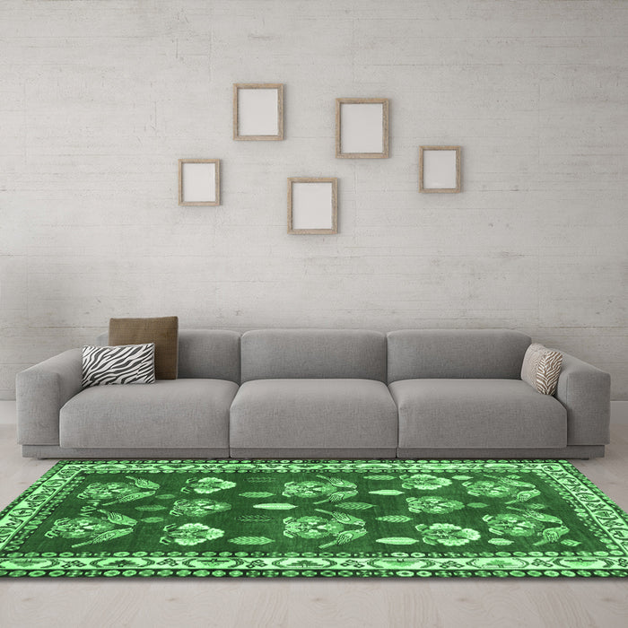 Machine Washable Animal Emerald Green Traditional Area Rugs in a Living Room,, wshtr4emgrn