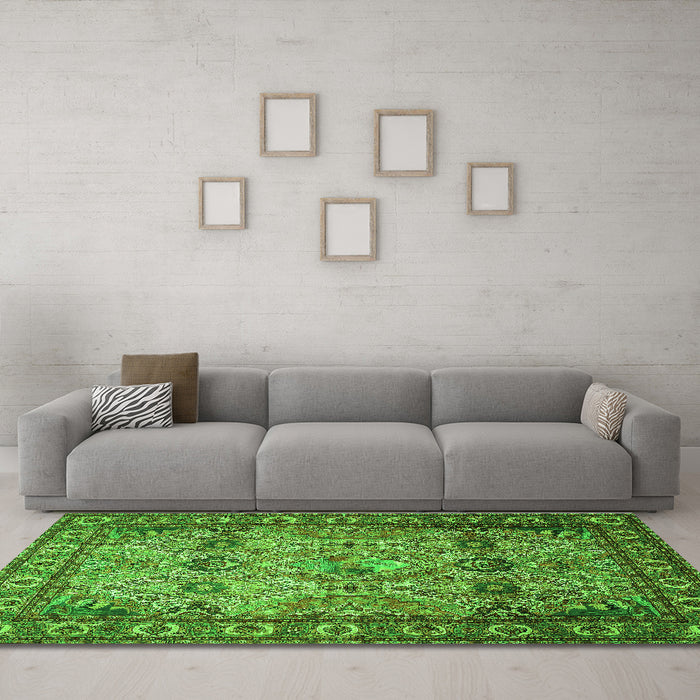Machine Washable Persian Green Traditional Area Rugs in a Living Room,, wshtr501grn