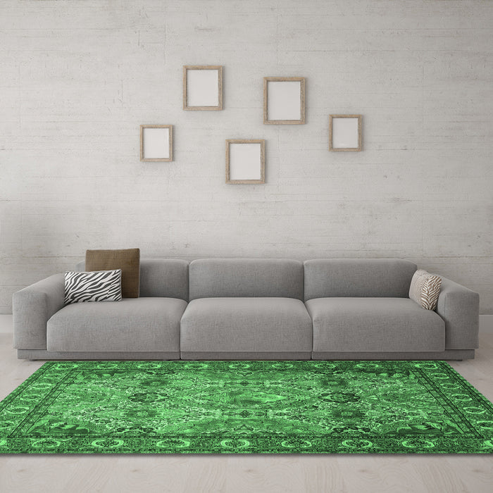 Machine Washable Persian Emerald Green Traditional Area Rugs in a Living Room,, wshtr501emgrn