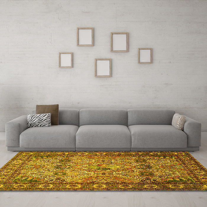 Machine Washable Persian Yellow Traditional Rug in a Living Room, wshtr501yw