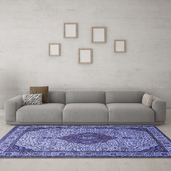 Machine Washable Medallion Blue Traditional Rug in a Living Room, wshtr502blu