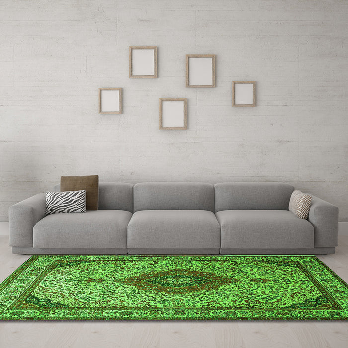 Machine Washable Medallion Green Traditional Area Rugs in a Living Room,, wshtr502grn
