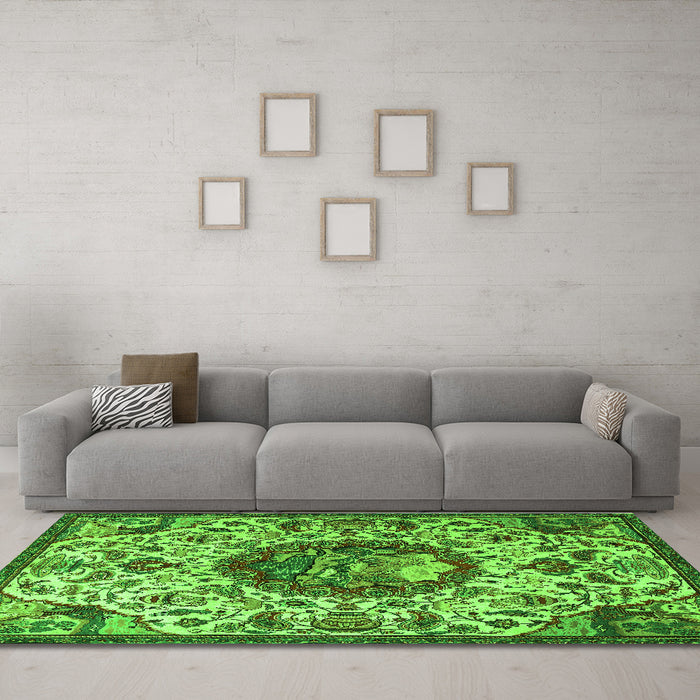 Machine Washable Animal Green Traditional Area Rugs in a Living Room,, wshtr503grn