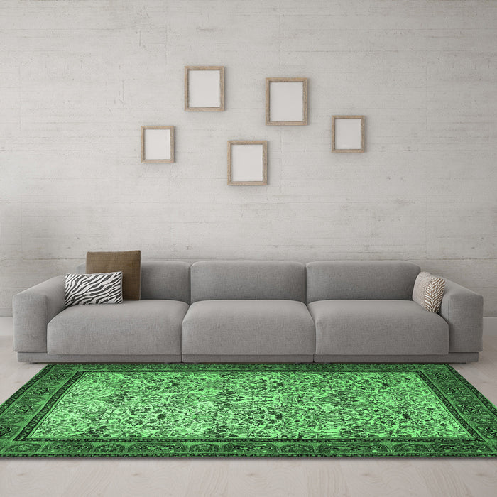Machine Washable Persian Emerald Green Traditional Area Rugs in a Living Room,, wshtr505emgrn