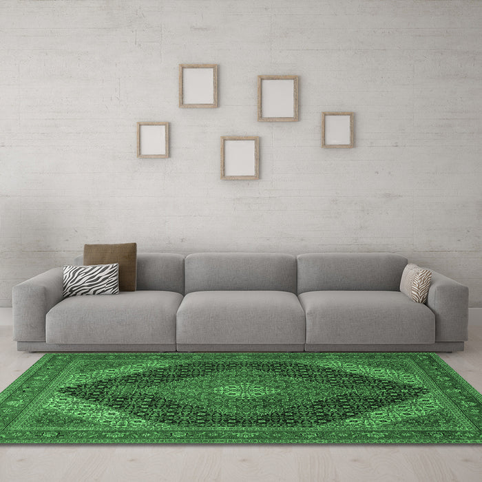 Machine Washable Medallion Emerald Green Traditional Area Rugs in a Living Room,, wshtr506emgrn