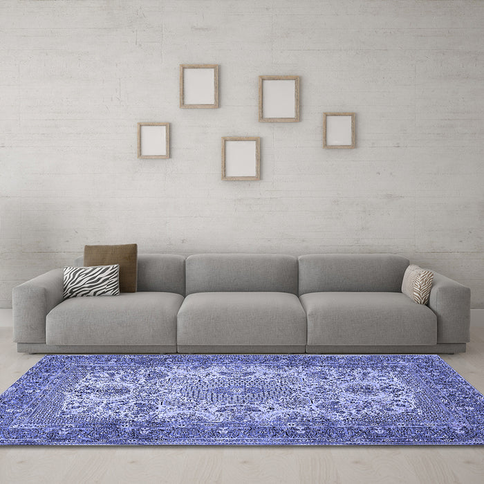 Machine Washable Medallion Blue Traditional Rug in a Living Room, wshtr508blu