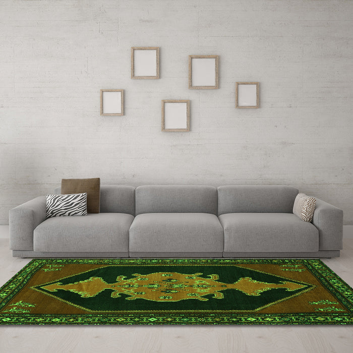 Machine Washable Persian Green Traditional Area Rugs in a Living Room,, wshtr50grn