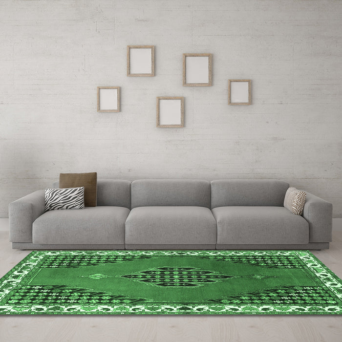 Machine Washable Persian Emerald Green Traditional Area Rugs in a Living Room,, wshtr510emgrn