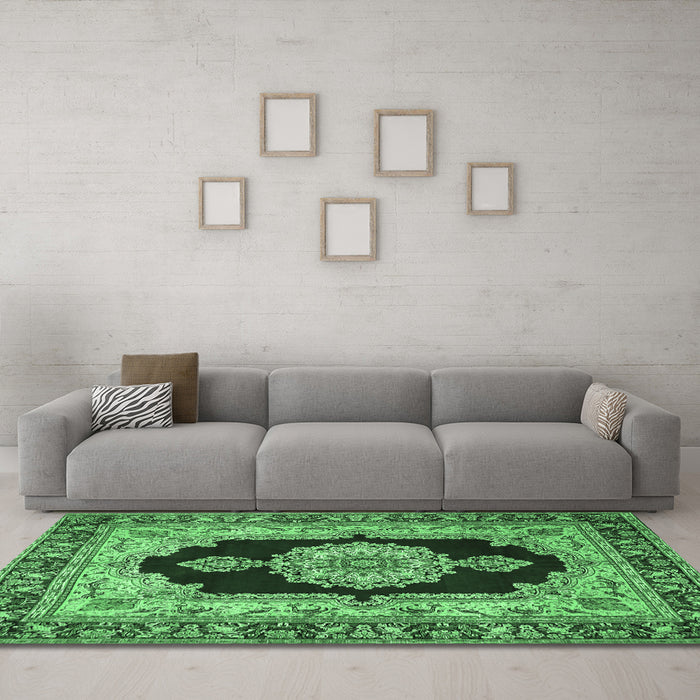 Machine Washable Medallion Emerald Green Traditional Area Rugs in a Living Room,, wshtr511emgrn