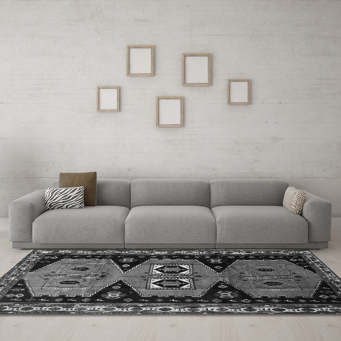Machine Washable Persian Gray Traditional Rug in a Living Room,, wshtr513gry