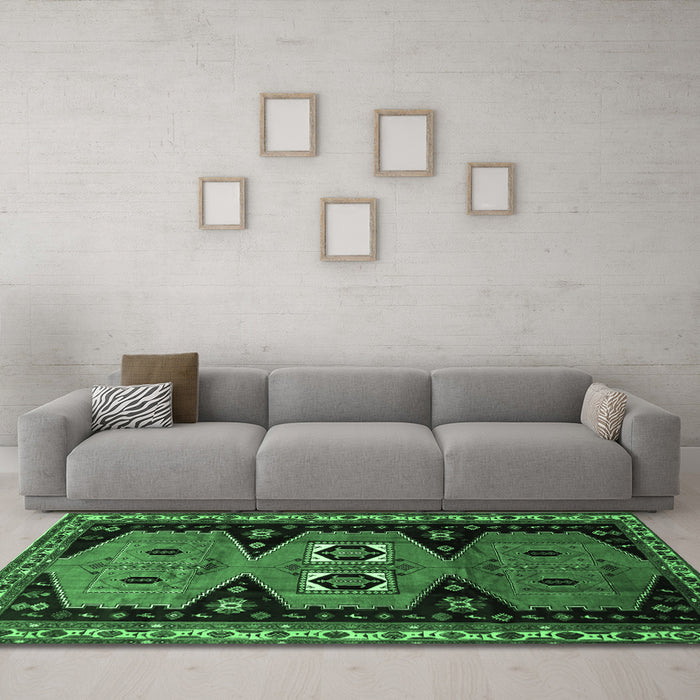 Machine Washable Persian Emerald Green Traditional Area Rugs in a Living Room,, wshtr513emgrn