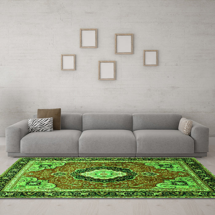 Machine Washable Medallion Green Traditional Area Rugs in a Living Room,, wshtr514grn