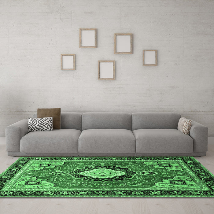 Machine Washable Medallion Emerald Green Traditional Area Rugs in a Living Room,, wshtr514emgrn