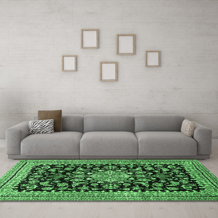 Machine Washable Medallion Emerald Green Traditional Area Rugs in a Living Room,, wshtr515emgrn