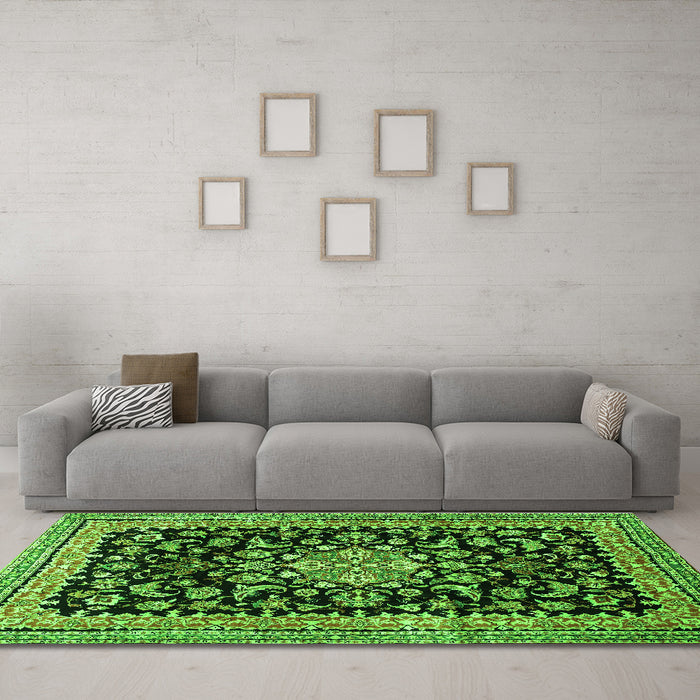 Machine Washable Medallion Green Traditional Area Rugs in a Living Room,, wshtr515grn