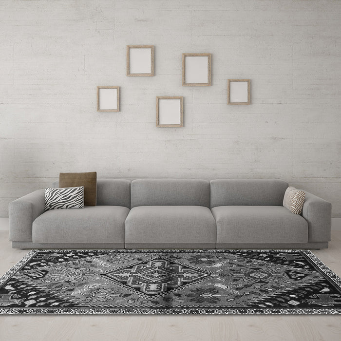 Machine Washable Persian Gray Traditional Rug in a Living Room,, wshtr516gry