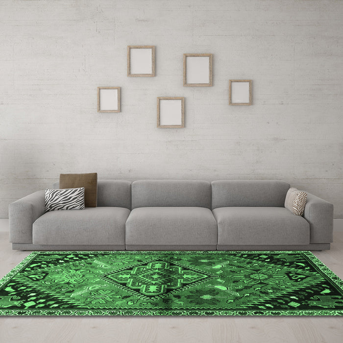 Machine Washable Persian Emerald Green Traditional Area Rugs in a Living Room,, wshtr516emgrn