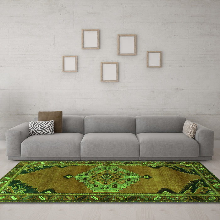 Machine Washable Medallion Green Traditional Area Rugs in a Living Room,, wshtr517grn
