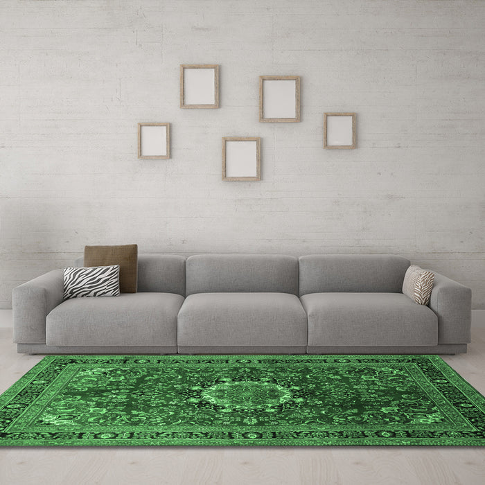 Machine Washable Medallion Emerald Green Traditional Area Rugs in a Living Room,, wshtr518emgrn