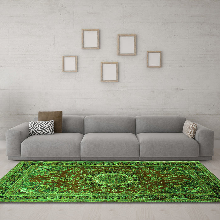 Machine Washable Medallion Green Traditional Area Rugs in a Living Room,, wshtr518grn