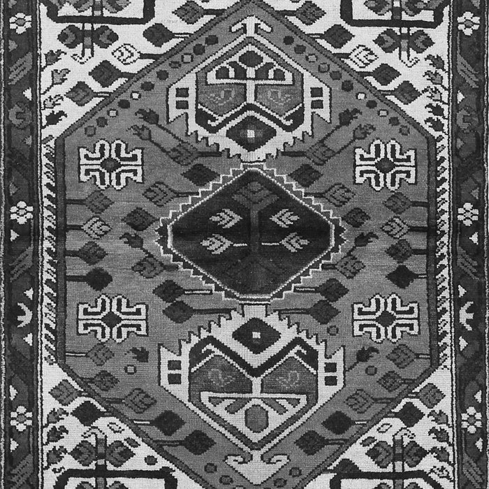 Serging Thickness of Machine Washable Persian Gray Traditional Rug, wshtr519gry