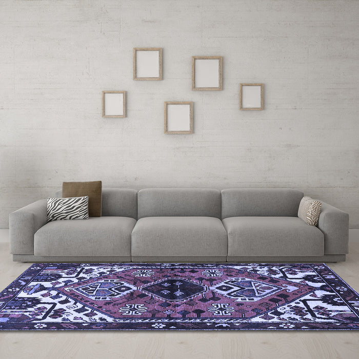 Machine Washable Persian Blue Traditional Rug in a Living Room, wshtr519blu