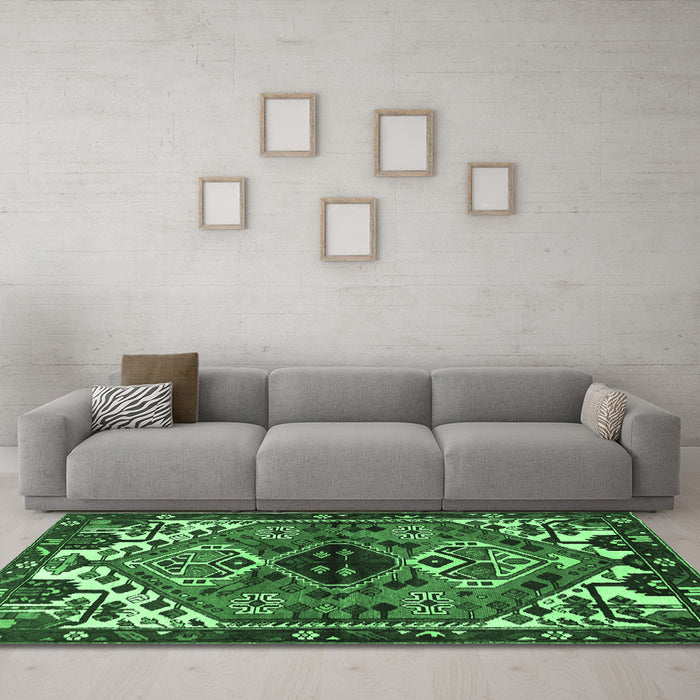 Machine Washable Persian Emerald Green Traditional Area Rugs in a Living Room,, wshtr519emgrn
