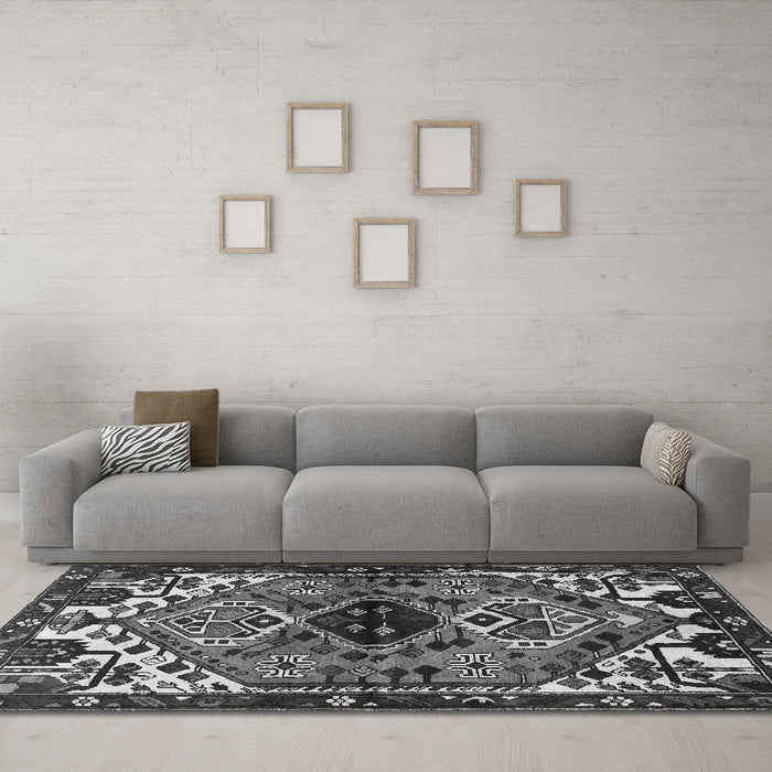 Machine Washable Persian Gray Traditional Rug in a Living Room,, wshtr519gry