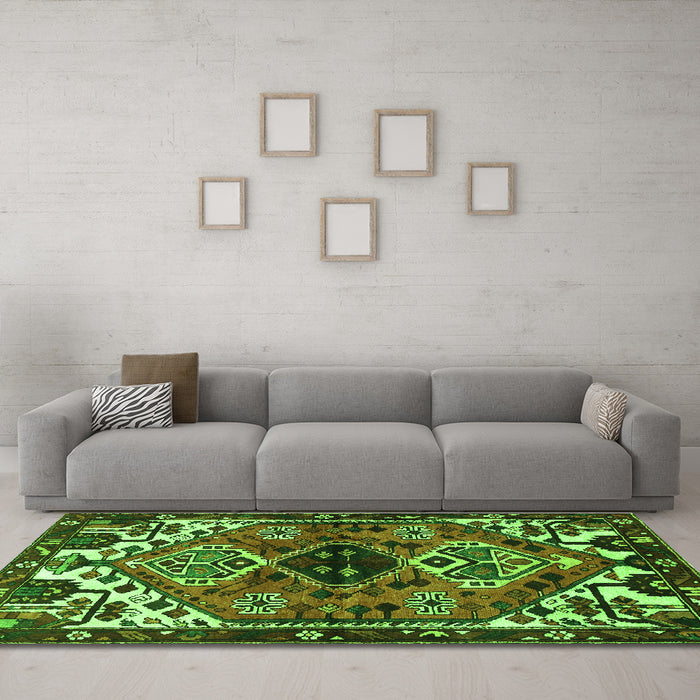 Machine Washable Persian Green Traditional Area Rugs in a Living Room,, wshtr519grn