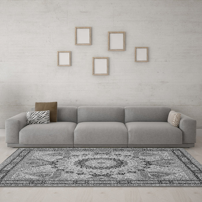 Machine Washable Medallion Gray Traditional Rug in a Living Room,, wshtr51gry