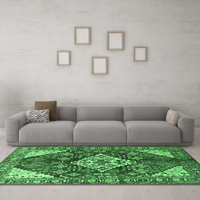 Machine Washable Medallion Emerald Green Traditional Area Rugs in a Living Room,, wshtr520emgrn