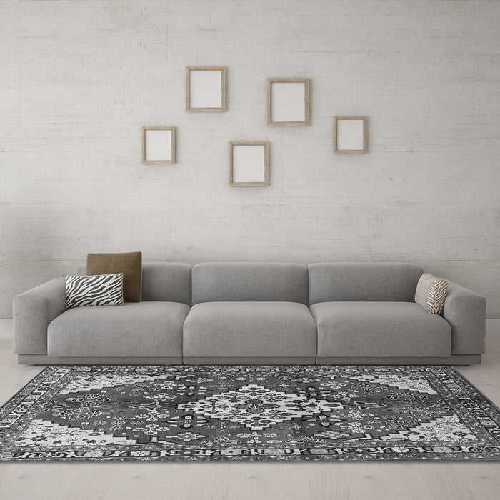 Machine Washable Medallion Gray Traditional Rug in a Living Room,, wshtr520gry