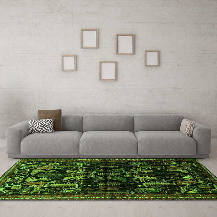 Machine Washable Animal Green Traditional Area Rugs in a Living Room,, wshtr521grn