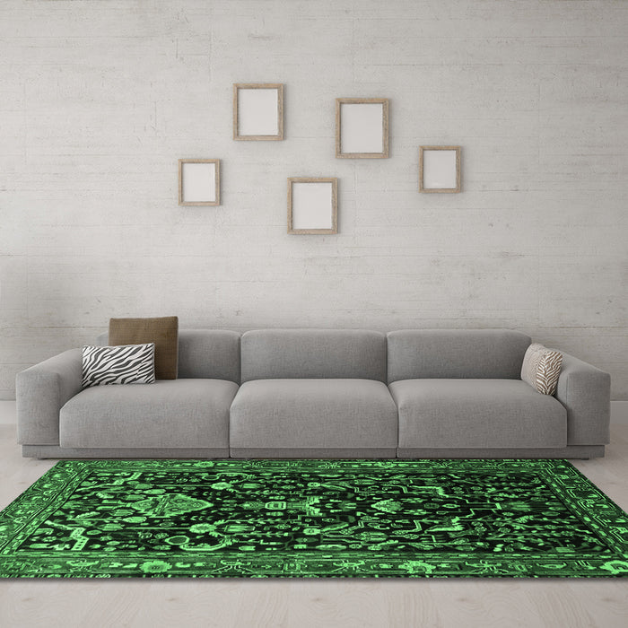 Machine Washable Persian Emerald Green Traditional Area Rugs in a Living Room,, wshtr522emgrn