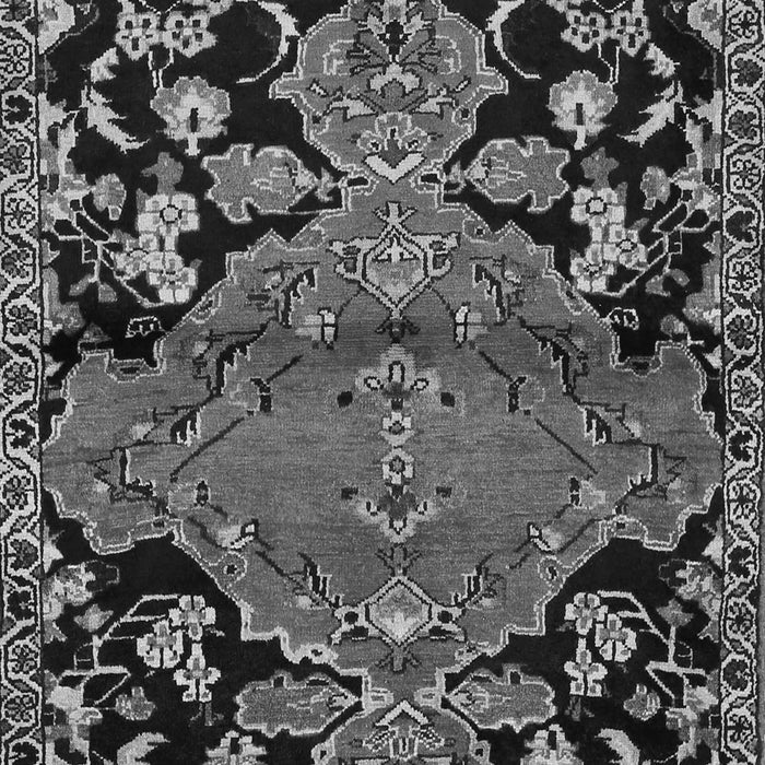 Serging Thickness of Machine Washable Persian Gray Traditional Rug, wshtr523gry