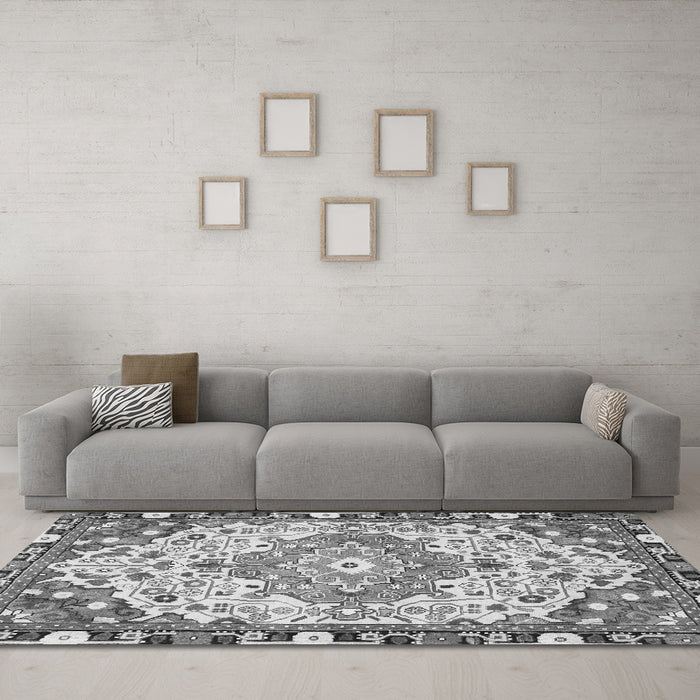 Machine Washable Medallion Gray Traditional Rug in a Living Room,, wshtr525gry