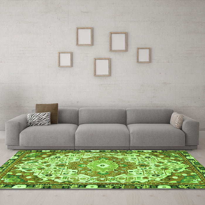 Machine Washable Medallion Green Traditional Area Rugs in a Living Room,, wshtr525grn