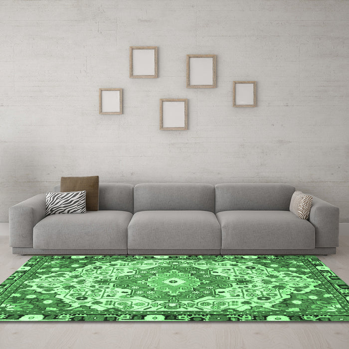 Machine Washable Medallion Emerald Green Traditional Area Rugs in a Living Room,, wshtr525emgrn