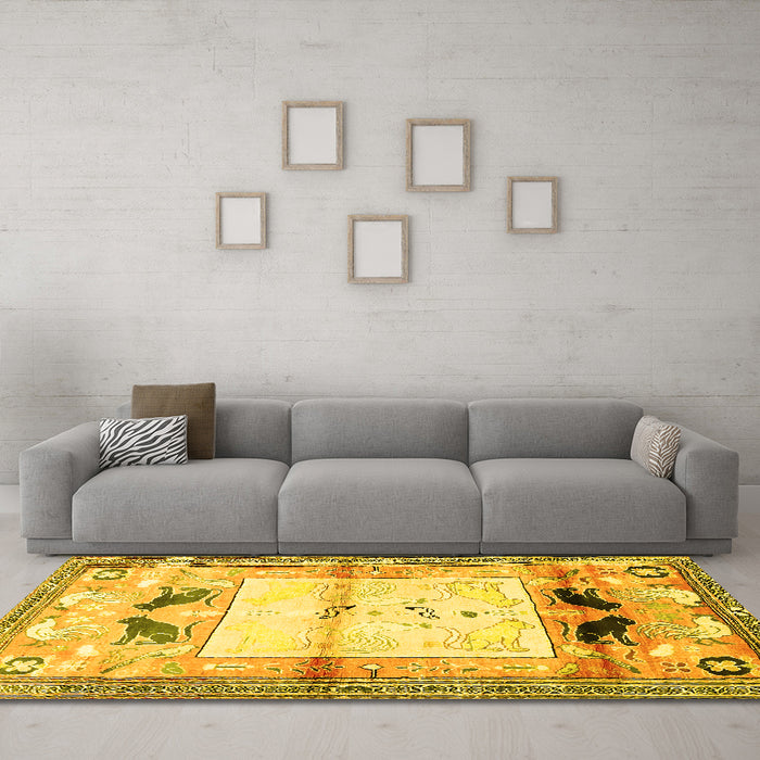 Machine Washable Animal Yellow Traditional Rug in a Living Room, wshtr526yw