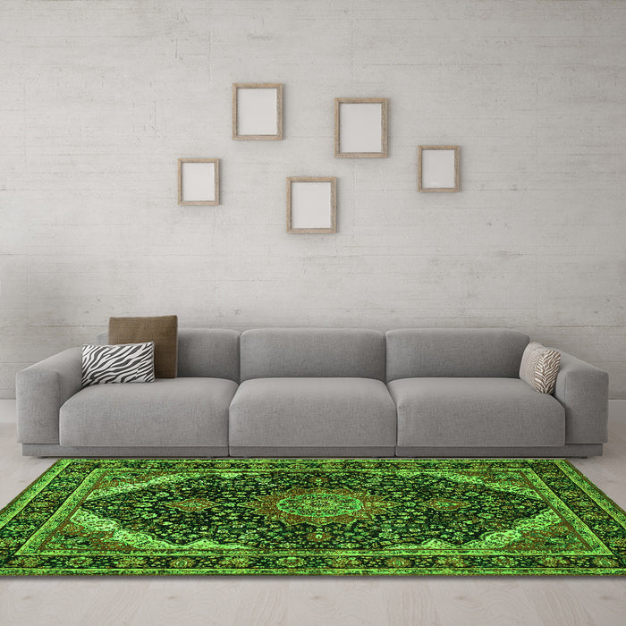 Machine Washable Medallion Green Traditional Area Rugs in a Living Room,, wshtr527grn