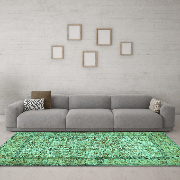 Machine Washable Persian Turquoise Traditional Area Rugs in a Living Room,, wshtr529turq
