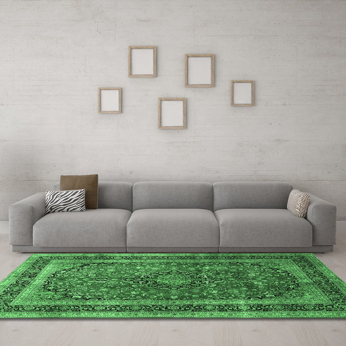 Machine Washable Persian Emerald Green Traditional Area Rugs in a Living Room,, wshtr533emgrn