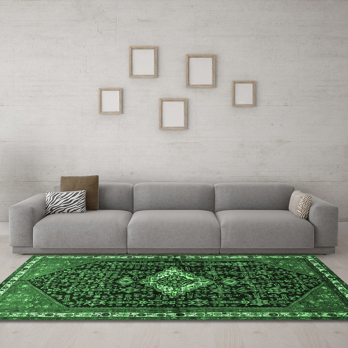 Machine Washable Persian Emerald Green Traditional Area Rugs in a Living Room,, wshtr534emgrn