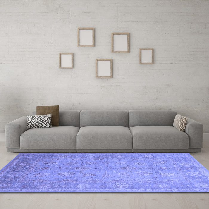Machine Washable Oriental Blue Traditional Rug in a Living Room, wshtr538blu
