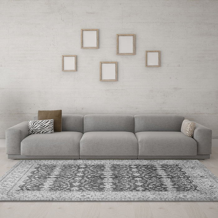 Machine Washable Oriental Gray Traditional Rug in a Living Room,, wshtr539gry