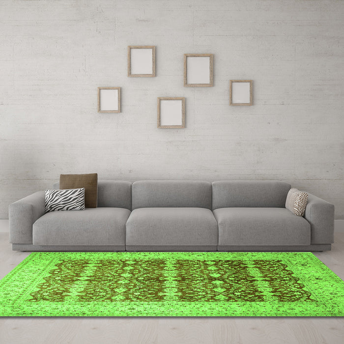 Machine Washable Oriental Green Traditional Area Rugs in a Living Room,, wshtr539grn