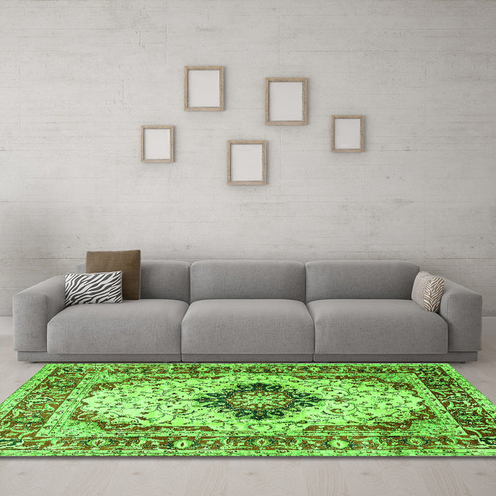 Machine Washable Medallion Green Traditional Area Rugs in a Living Room,, wshtr542grn