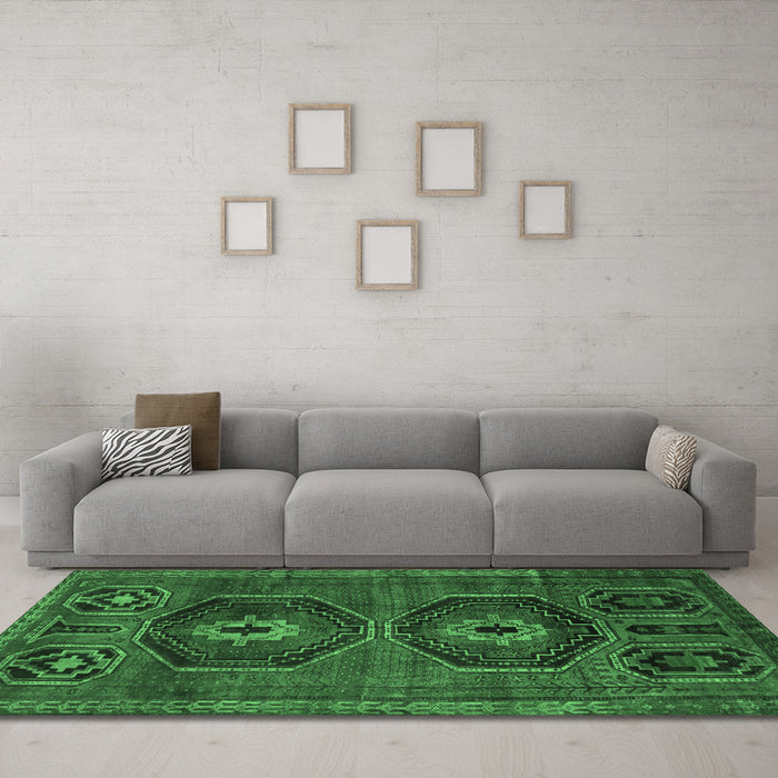 Machine Washable Persian Emerald Green Traditional Area Rugs in a Living Room,, wshtr543emgrn
