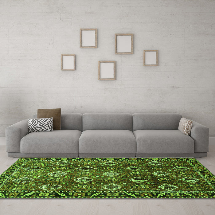 Machine Washable Persian Green Traditional Area Rugs in a Living Room,, wshtr544grn