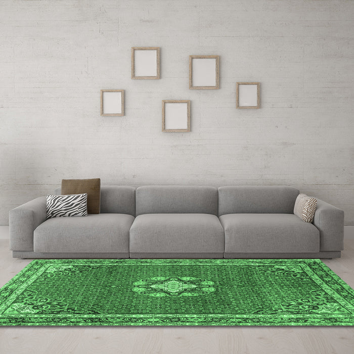 Machine Washable Medallion Emerald Green Traditional Area Rugs in a Living Room,, wshtr547emgrn
